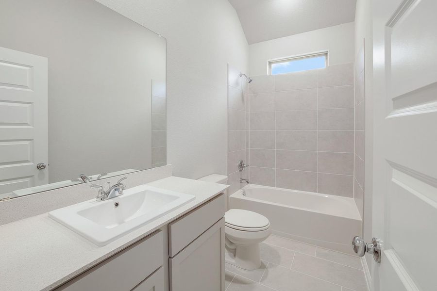 Furnished interior view inside a new home in Trinity Ranch, Elgin (Image 9).