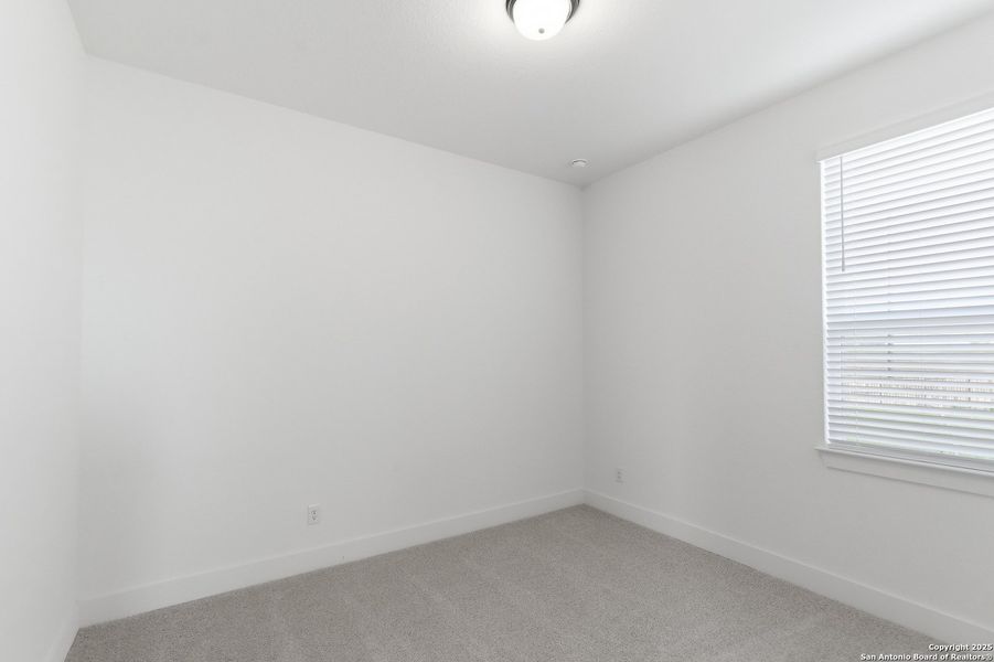 Spacious, unfurnished interior of a new home in Sienna Lakes, San Antonio (Image 42).