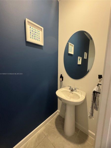 Image 10 of a home in .