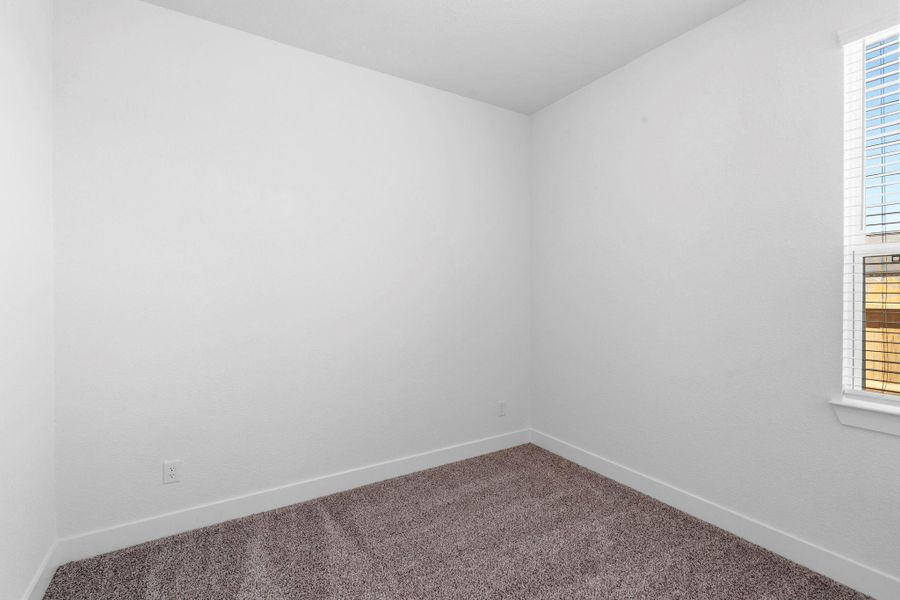 Spacious, unfurnished interior of a new home in Wildrye 45', Waller (Image 22).