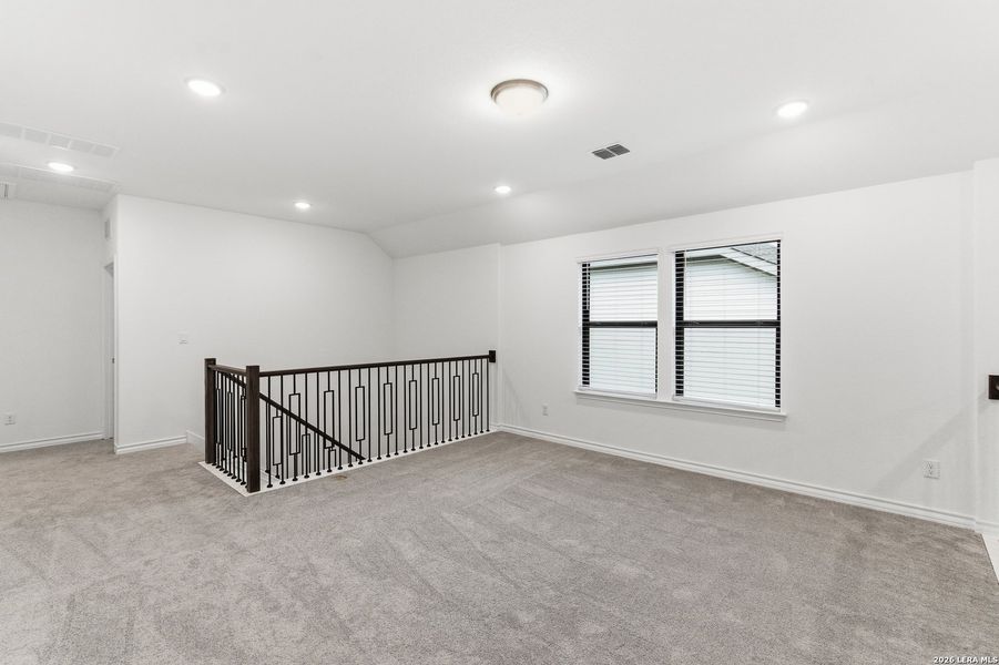 Spacious, unfurnished interior of a new home in Lily Springs, Seguin (Image 30).