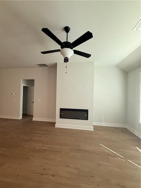 Spacious, unfurnished interior of a new home in The Fairways at Mirror Lake, Villa Rica (Image 8). Spacious, unfurnished interior of a new home in The Fairways at Mirror Lake, Villa Rica (Image 8).