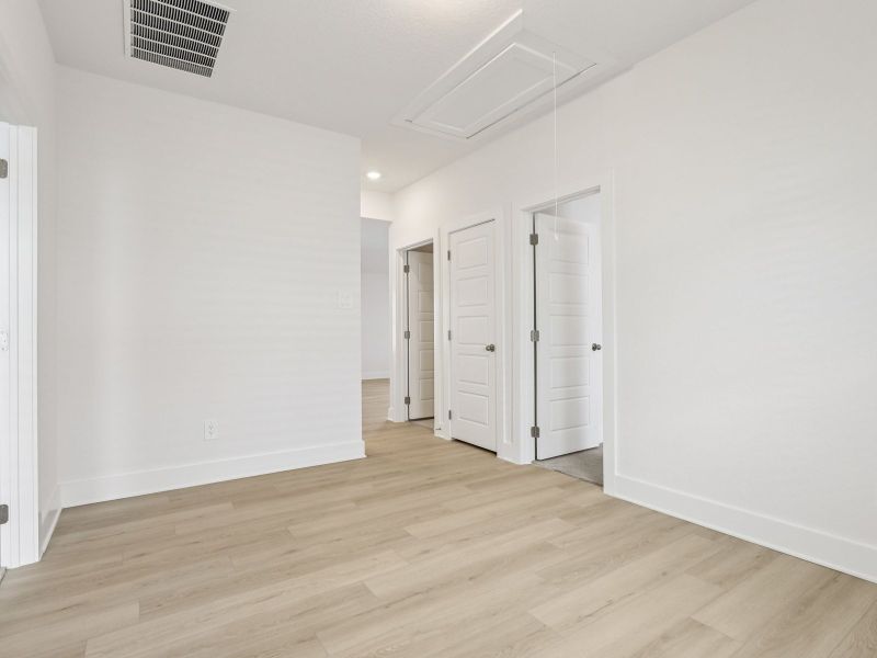 Spacious, unfurnished interior of a new home in Stetson Ridge, Marion (Image 28).