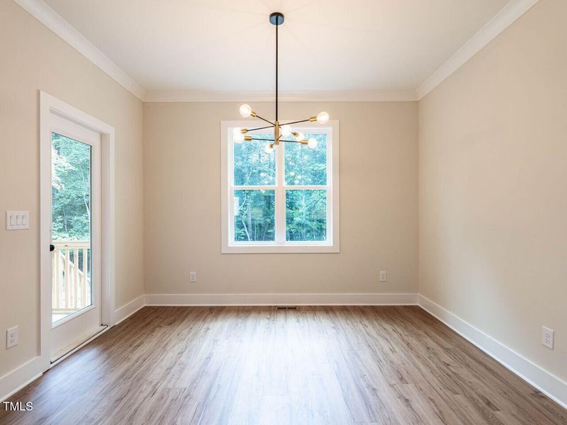 019-1280x960-dining-room