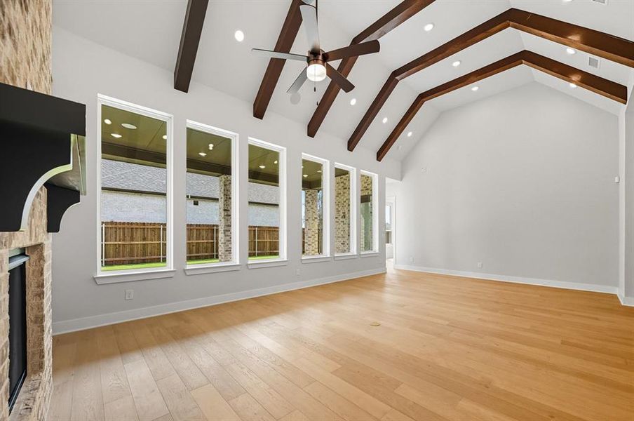 Spacious, unfurnished interior of a new home in Dove Hollow, Waxahachie (Image 20). Spacious, unfurnished interior of a new home in Dove Hollow, Waxahachie (Image 20).
