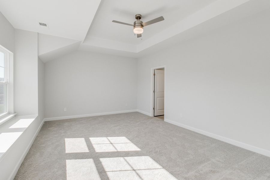 Spacious, unfurnished interior of a new home in Hendrix Farms, Lexington (Image 25).