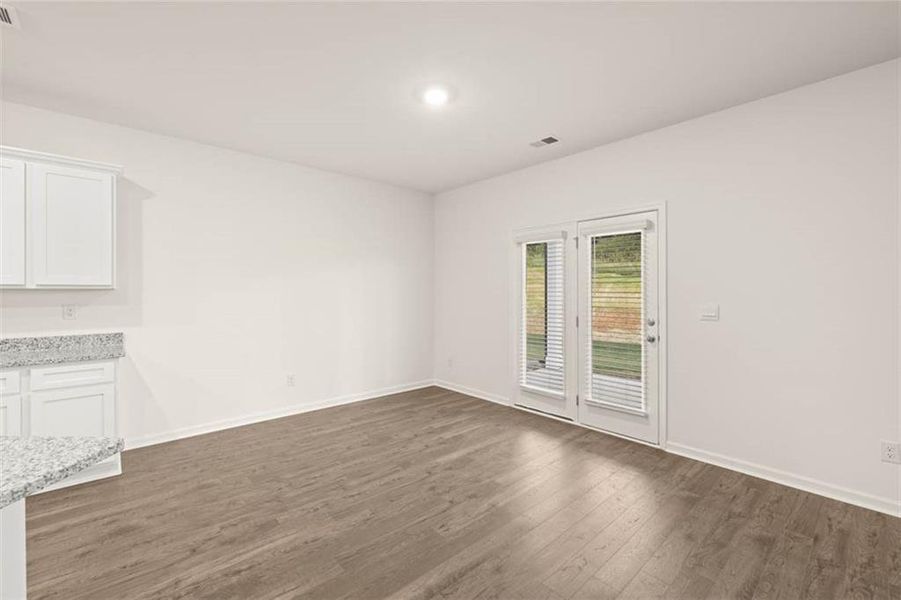 Spacious, unfurnished interior of a new home in Bridle Creek, Locust Grove (Image 24).