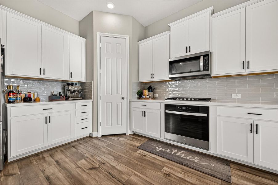 Furnished interior view inside a new home in StoneCreek Estates, Richmond (Image 14). Furnished interior view inside a new home in StoneCreek Estates, Richmond (Image 14).