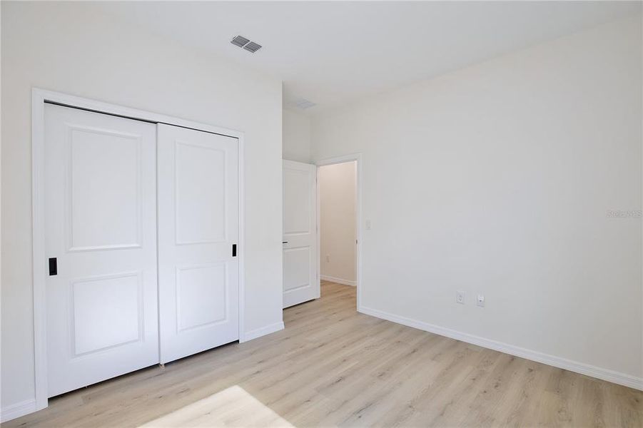 Spacious, unfurnished interior of a new home in , Groveland (Image 25).