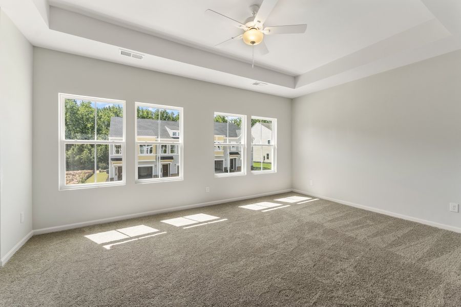 Spacious, unfurnished interior of a new home in Edwards Station, Taylors (Image 16).