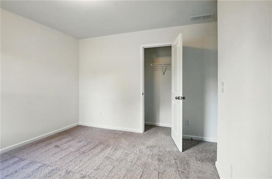 Spacious, unfurnished interior of a new home in Castleberry Pointe, Dawsonville (Image 16).