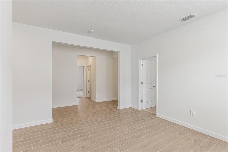 Spacious, unfurnished interior of a new home in Colbert Landings, Palm Coast (Image 18).