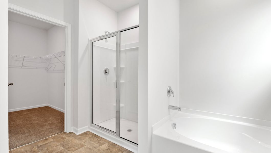 Spacious, unfurnished interior of a new home in Sage Grove, Lyman (Image 22).