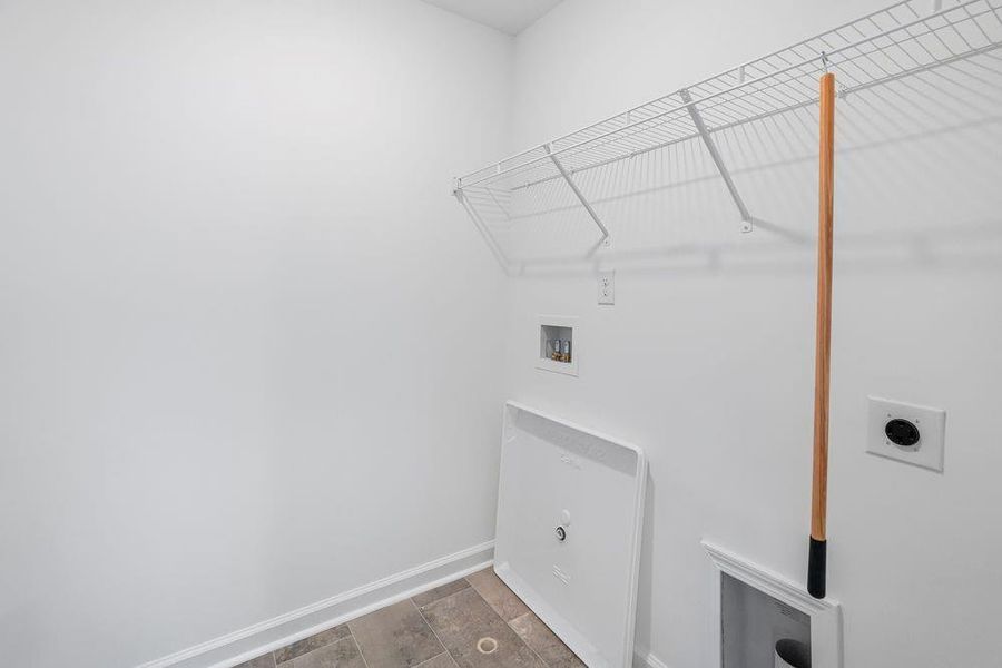 Spacious, unfurnished interior of a new home in Windance Lake, Loganville (Image 39).