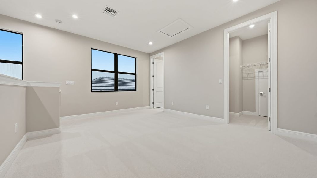 Spacious, unfurnished interior of a new home in PGA Village Verano, Port St. Lucie (Image 31).
