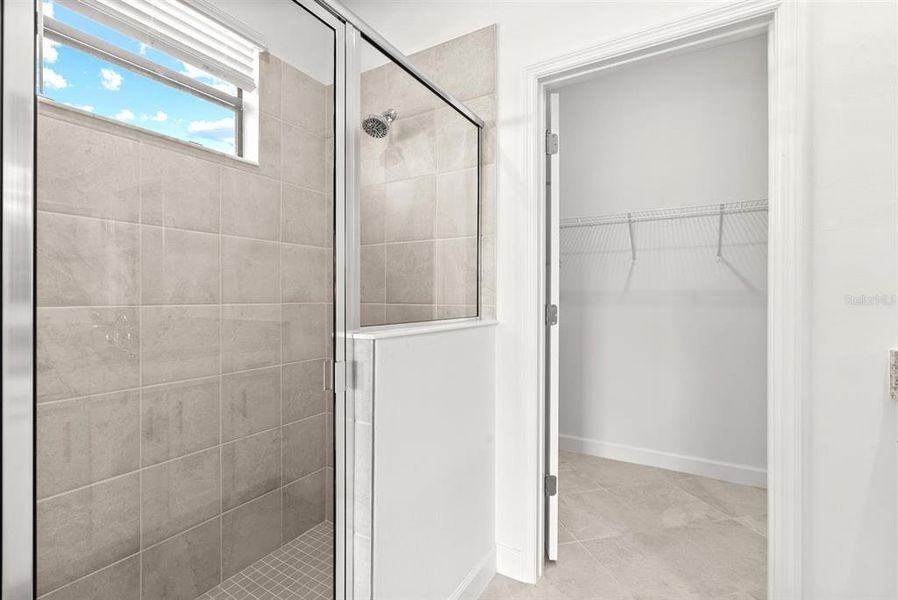 Furnished interior view inside a new home in Lorraine Lakes at Lakewood Ranch, Lakewood Ranch (Image 13).