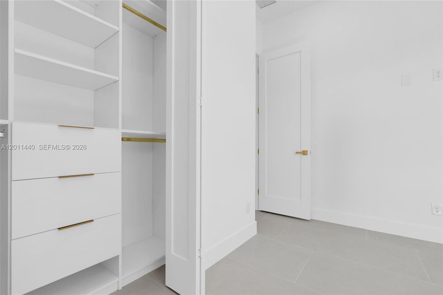 Spacious, unfurnished interior of a new home in , Lehigh Acres (Image 29).