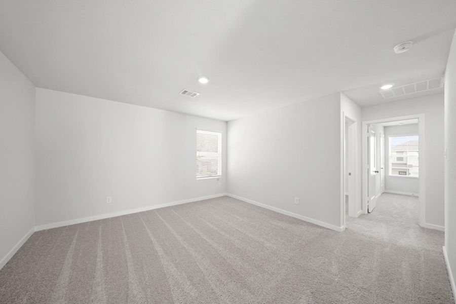 Spacious, unfurnished interior of a new home in Lakes at Black Oak, Magnolia (Image 14).