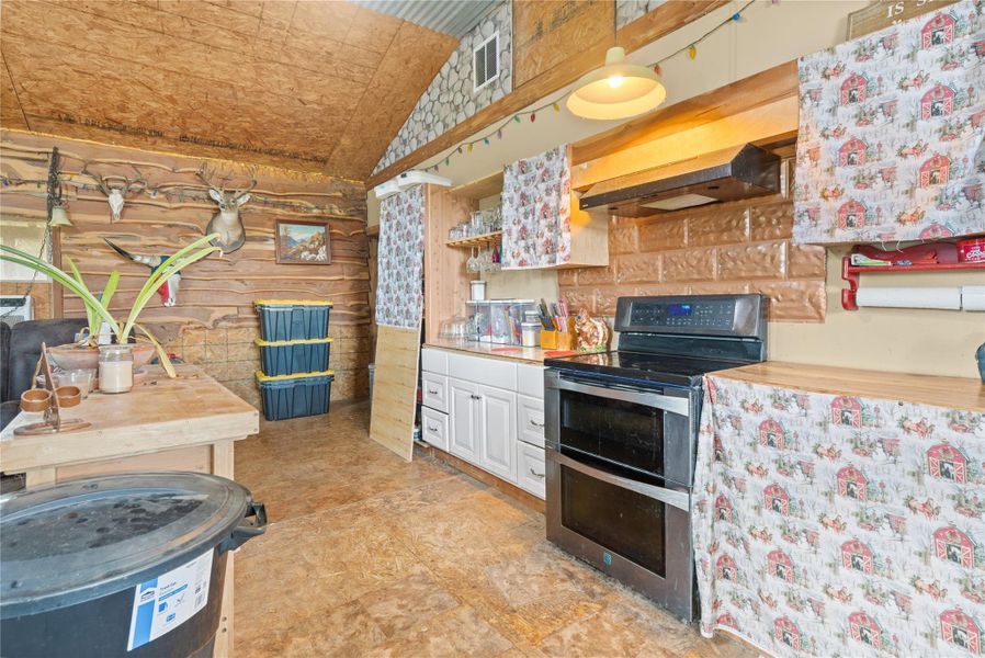 Furnished interior view inside a new home in , Iola (Image 6).