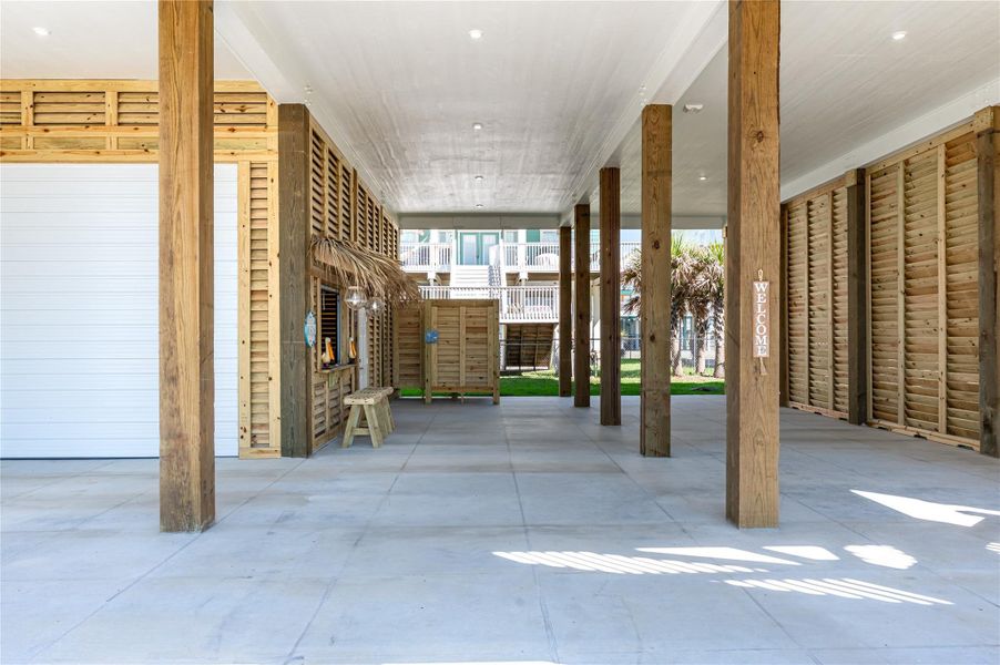 Exterior details and patio area of a home in , Bolivar Peninsula (Image 26).