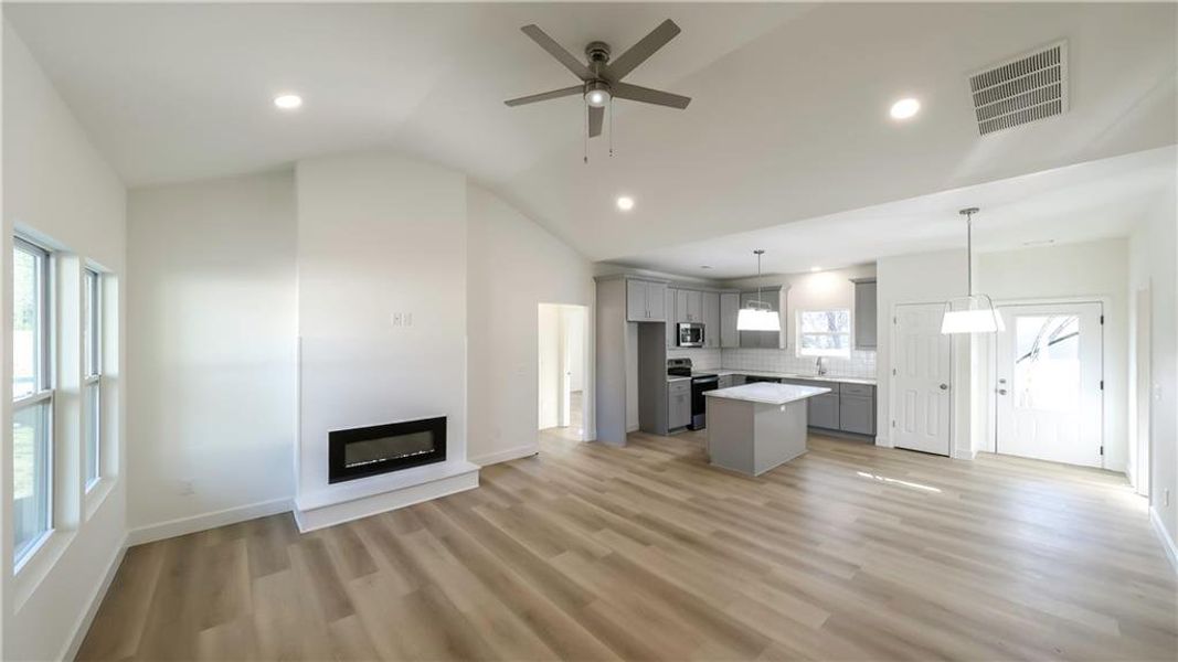 Spacious, unfurnished interior of a new home in , Carrollton (Image 34).