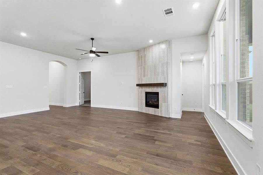 Spacious, unfurnished interior of a new home in Devonshire, Forney (Image 20). Spacious, unfurnished interior of a new home in Devonshire, Forney (Image 20).