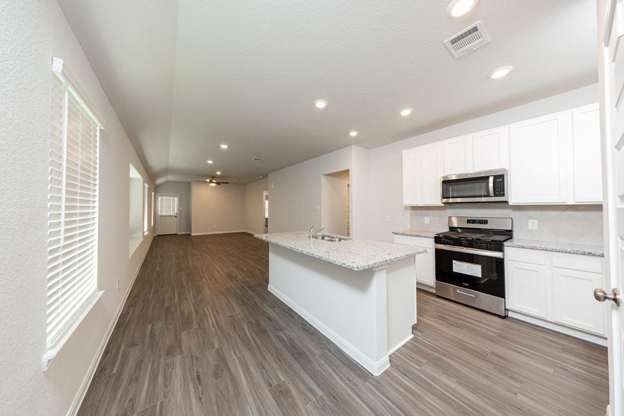 Furnished interior view inside a new home in River's Edge, Conroe (Image 5). Furnished interior view inside a new home in River's Edge, Conroe (Image 5).