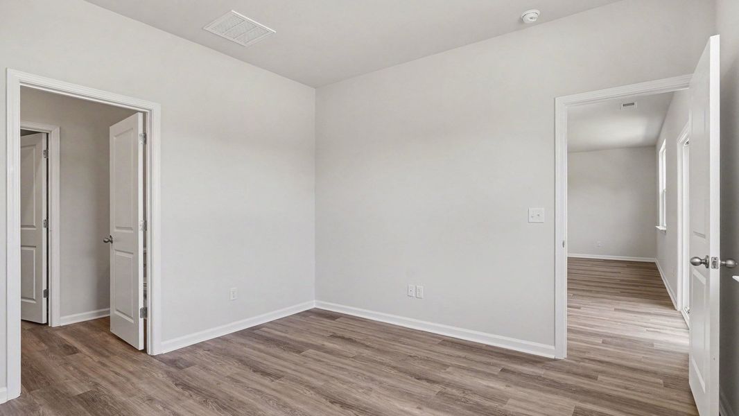 Spacious, unfurnished interior of a new home in Fox Run, Supply (Image 11).