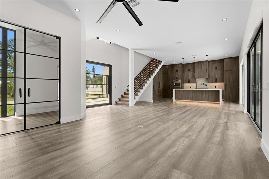 Spacious, unfurnished interior of a new home in , Sarasota (Image 64).