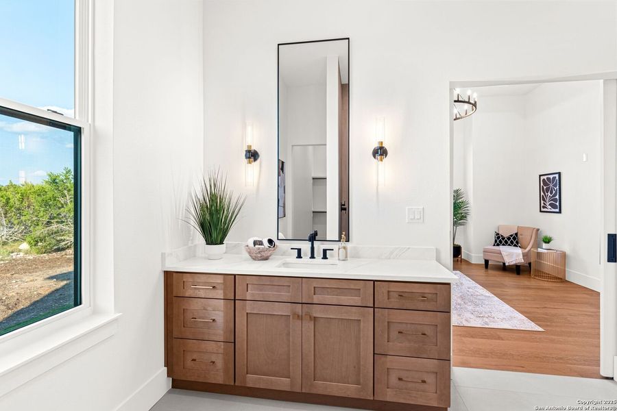 Furnished interior view inside a new home in , Bandera (Image 43).