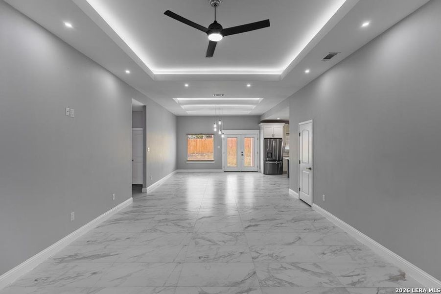 Spacious, unfurnished interior of a new home in , Eagle Pass (Image 35).