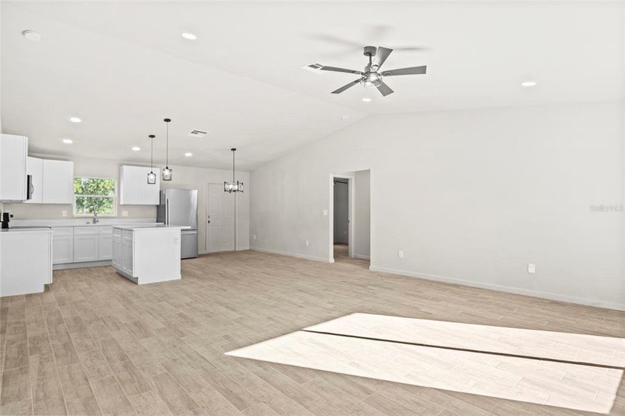 Spacious, unfurnished interior of a new home in , Okeechobee (Image 29).
