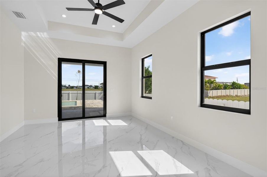 Spacious, unfurnished interior of a new home in , Cape Coral (Image 36).