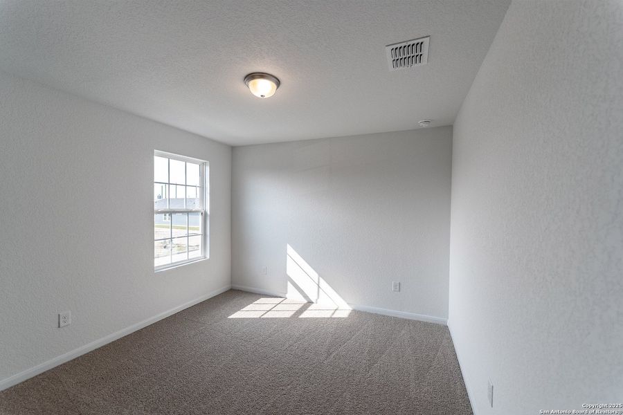Spacious, unfurnished interior of a new home in Katzer Ranch, Converse (Image 10).