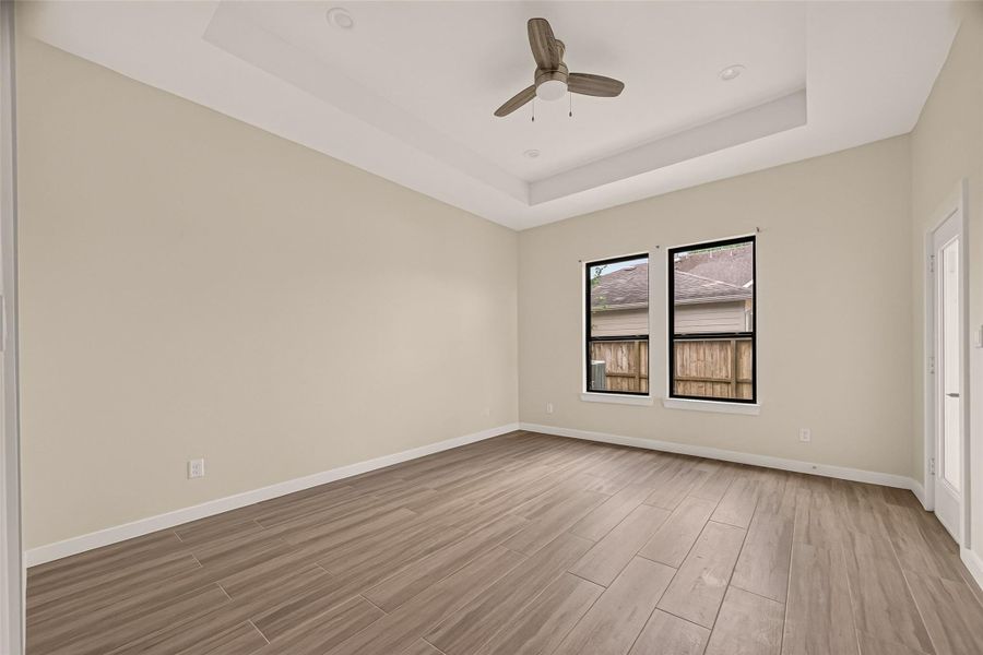 Spacious, unfurnished interior of a new home in , Houston (Image 27).
