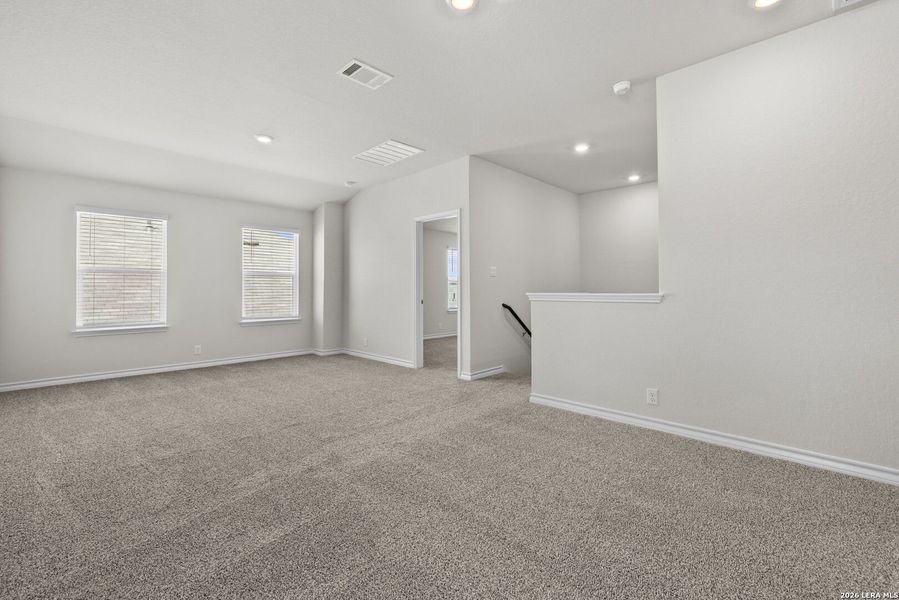 Spacious, unfurnished interior of a new home in Redbird Ranch, San Antonio (Image 23).