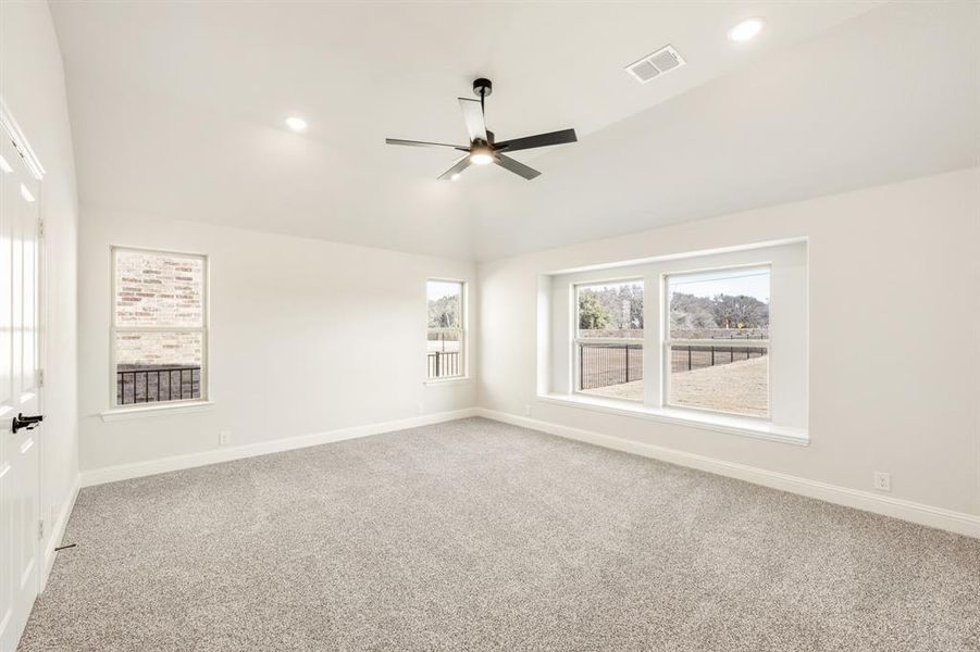 Spacious, unfurnished interior of a new home in Abe's Landing, Granbury (Image 33).