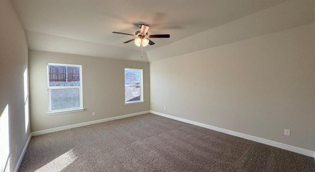Spacious, unfurnished interior of a new home in Sandstone Estates, Granbury (Image 12).