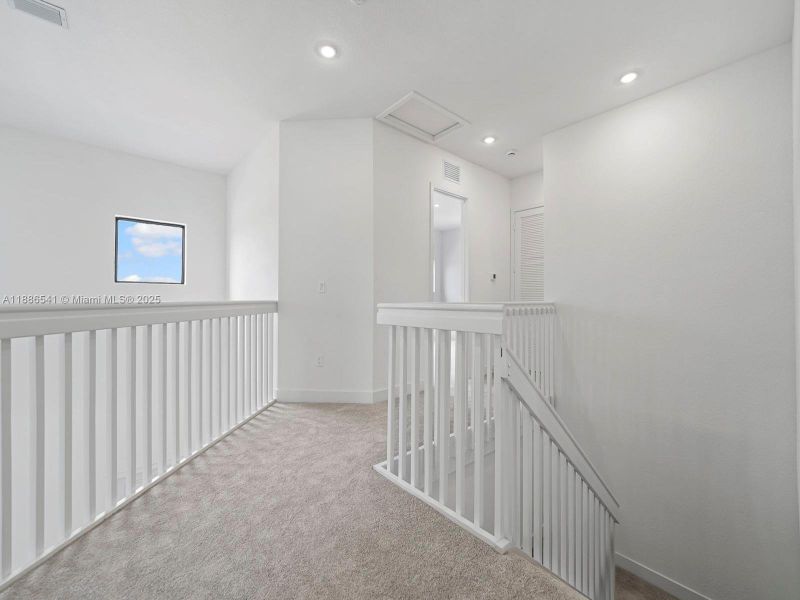 Spacious, unfurnished interior of a new home in , Homestead (Image 29).