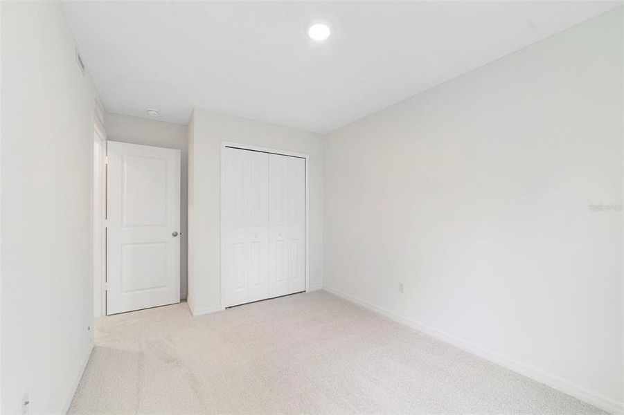Spacious, unfurnished interior of a new home in Towns at Greenleaf, Oviedo (Image 12).
