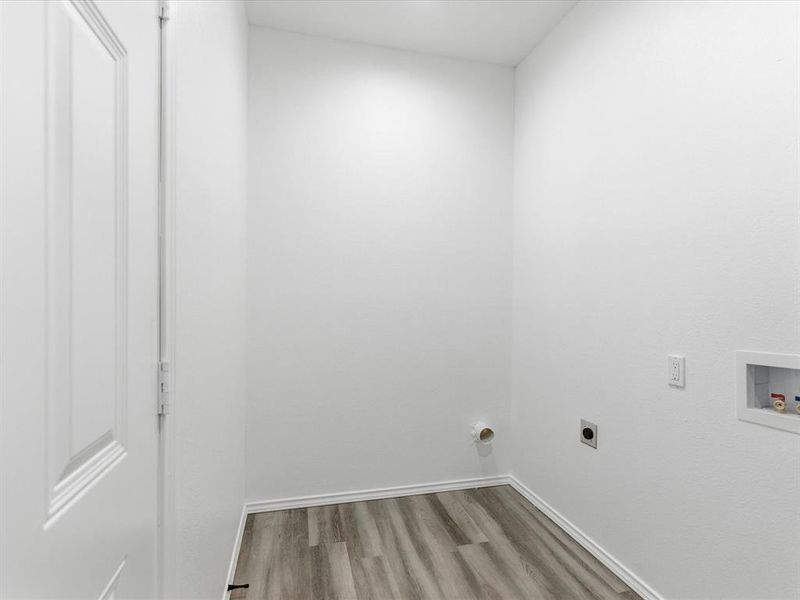 Spacious, unfurnished interior of a new home in , Kennedale (Image 26).