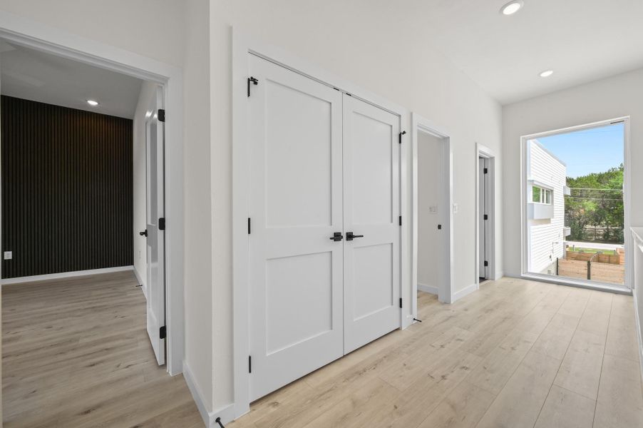 Spacious, unfurnished interior of a new home in , Austin (Image 13).