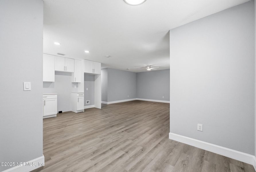 Spacious, unfurnished interior of a new home in , Jacksonville (Image 13).