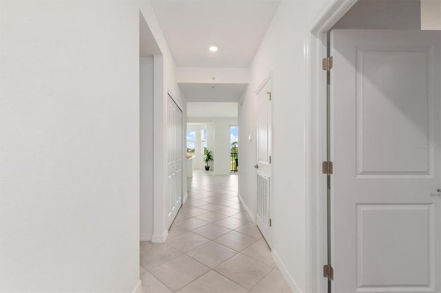 Spacious, unfurnished interior of a new home in , Venice (Image 19).