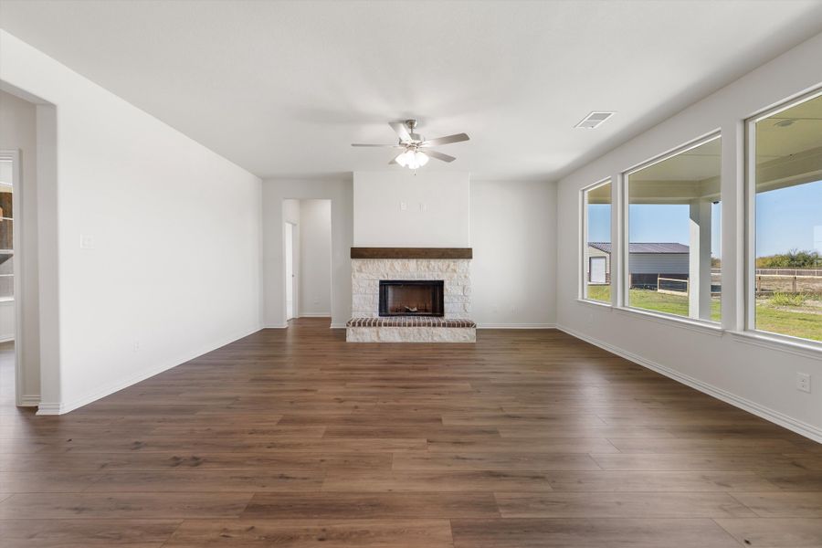 Spacious, unfurnished interior of a new home in Clear Sky Addition, Valley View (Image 20). Spacious, unfurnished interior of a new home in Clear Sky Addition, Valley View (Image 20).