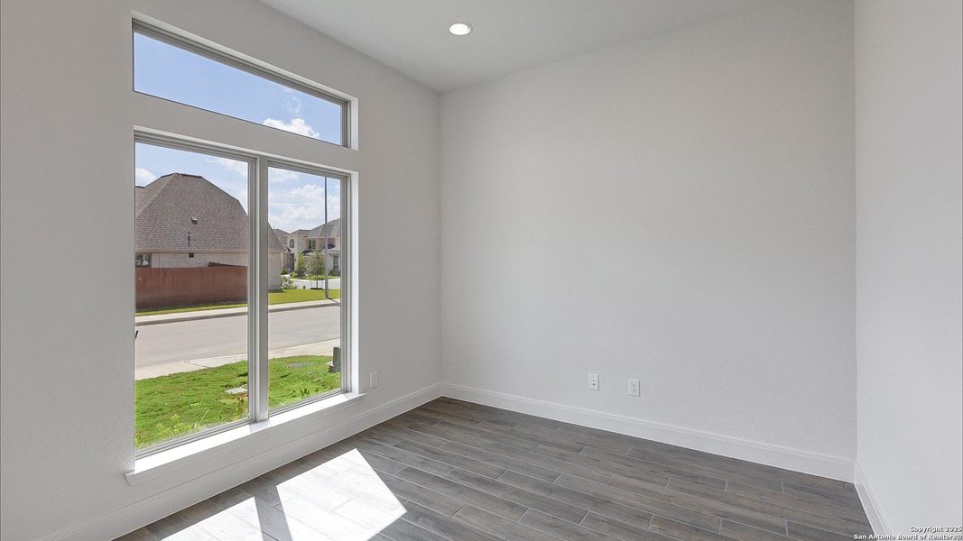 Spacious, unfurnished interior of a new home in Kallison Ranch 50', San Antonio (Image 32).