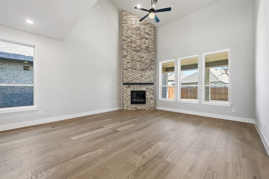 Spacious, unfurnished interior of a new home in Wildridge, Oak Point (Image 16).