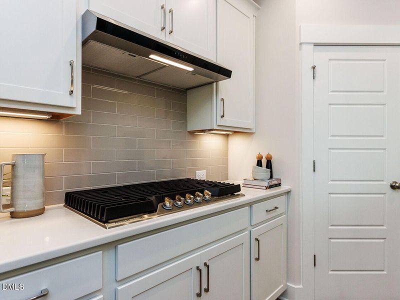 013-1280x960-kitchen