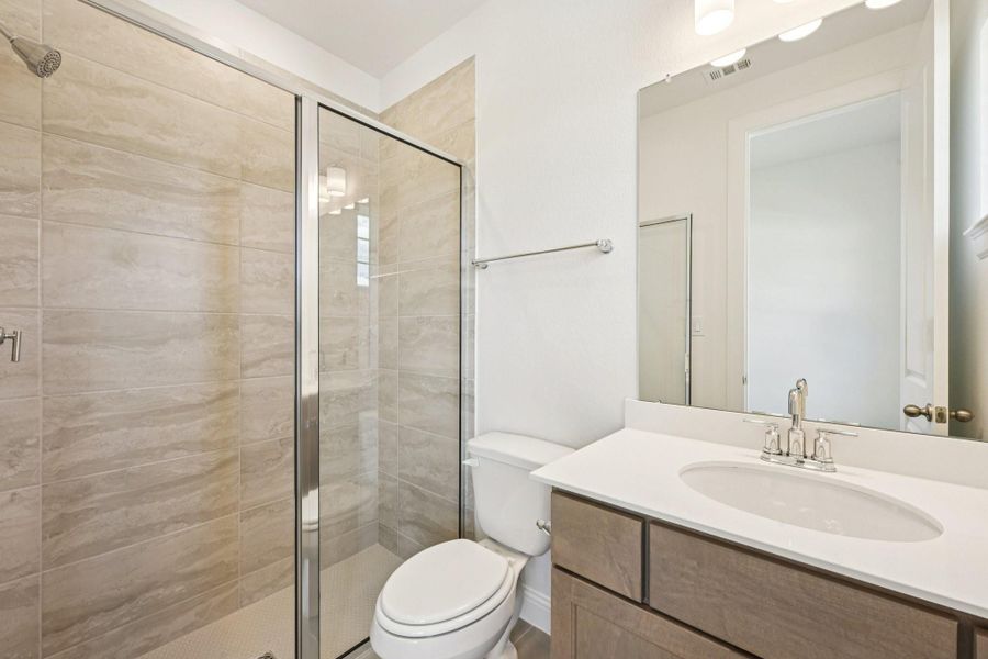 Furnished interior view inside a new home in Evergreen 55', Conroe (Image 11).