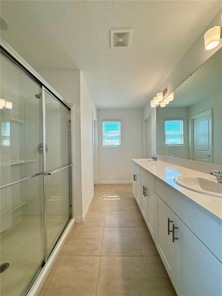 Furnished interior view inside a new home in Marion Creek, Haines City (Image 10).